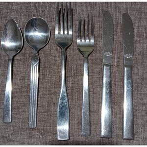 Delta Airlines Silverware 6 Pieces Different Styles & Fonts 2 Sets